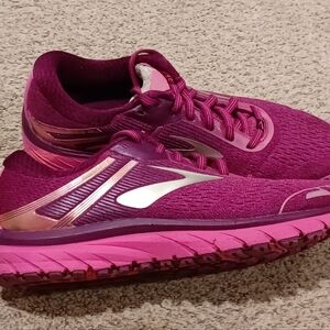 Womens Brooks Adrenaline GTS 18 Purple Athletic Running Sneakers Shoes Size 9.5